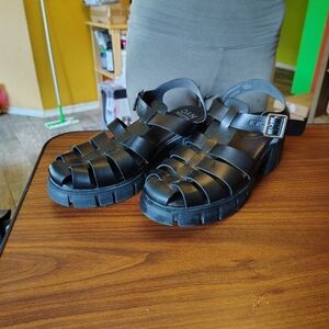 Steve Madden Black Chunky Sandals